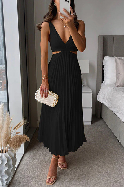 Sofia | Flowy pleated dress