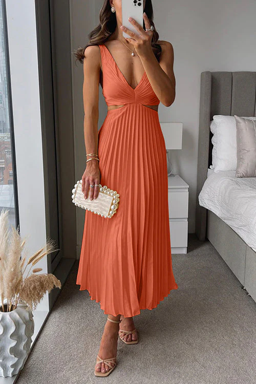 Sofia | Flowy pleated dress