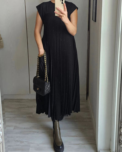 Sofia | Timeless and comfortable pleated dress