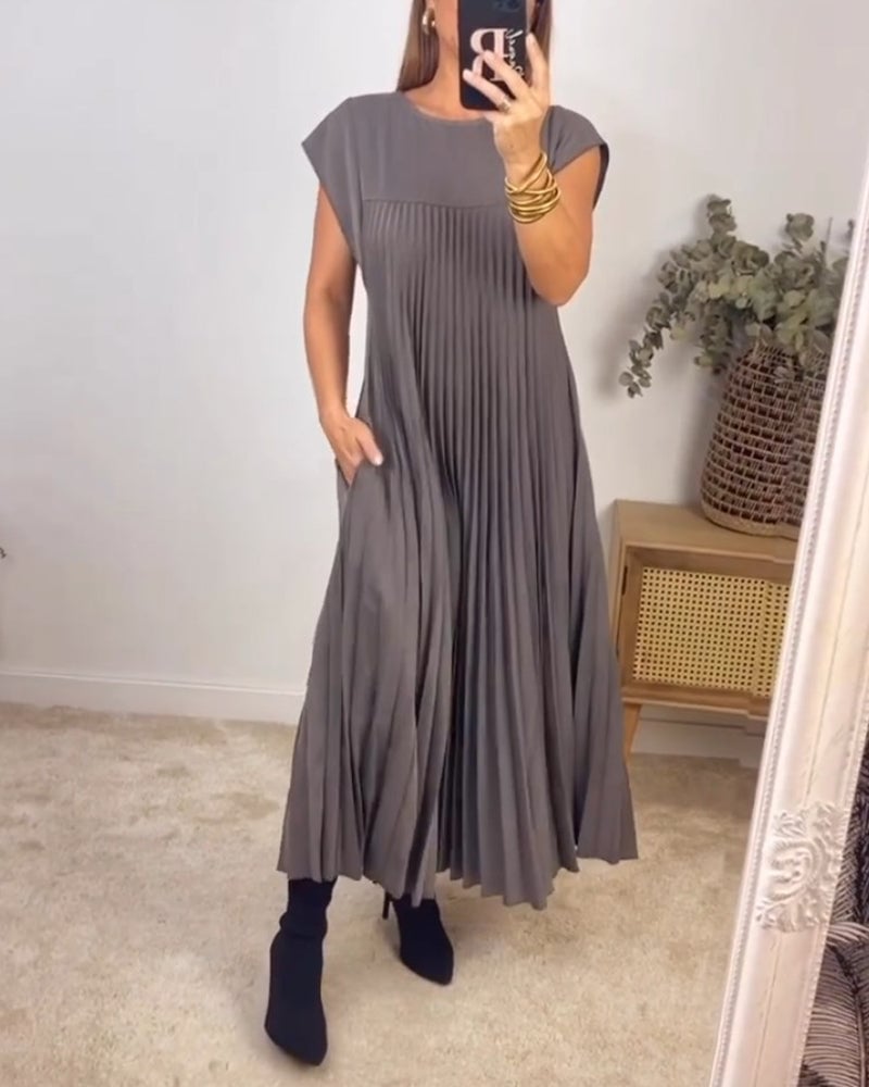 Sofia | Timeless and comfortable pleated dress