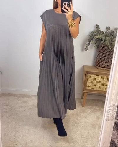 Sofia | Timeless and comfortable pleated dress