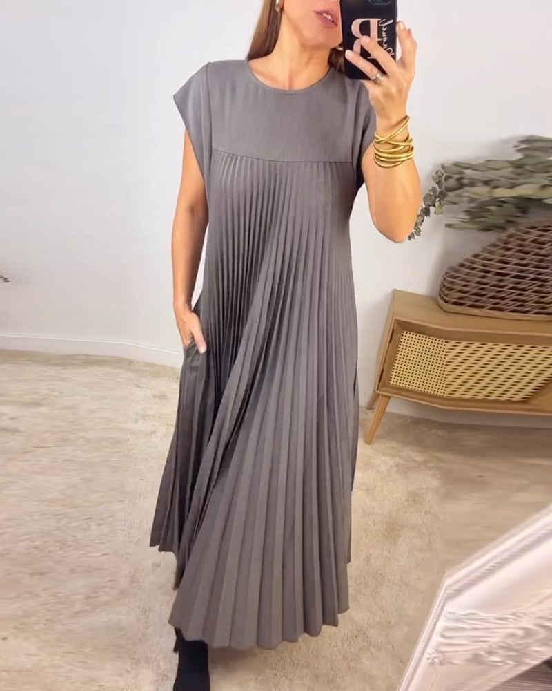 Sofia | Timeless and comfortable pleated dress