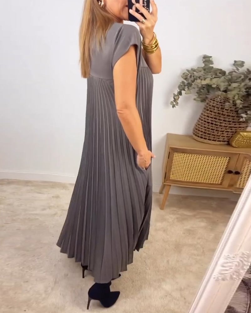 Sofia | Timeless and comfortable pleated dress