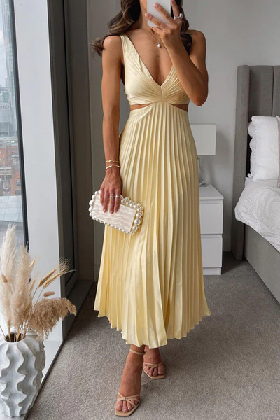 Sofia | Flowy pleated dress