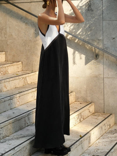 Sofia | Chic dress with pointed neckline