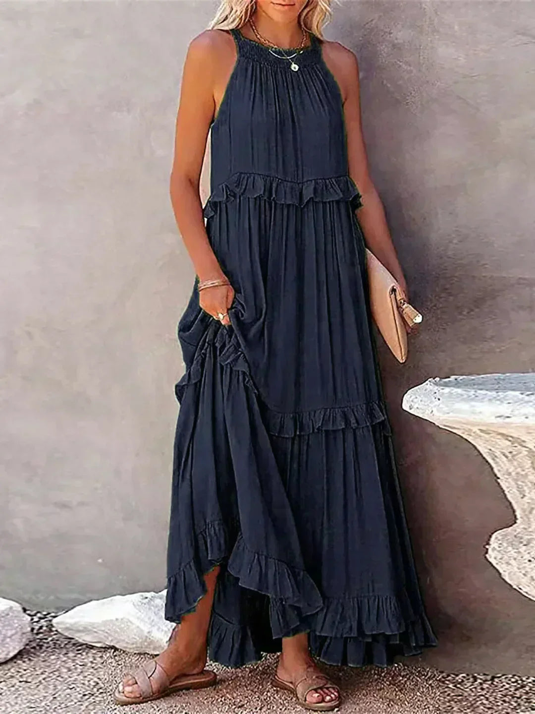 Sofia | Maxi dress with halter neck and ruffles