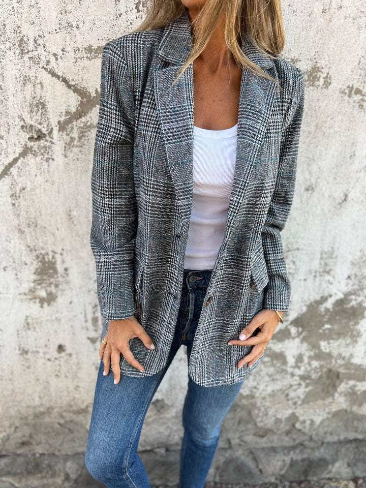 Sofia | Stylish checkered blazer