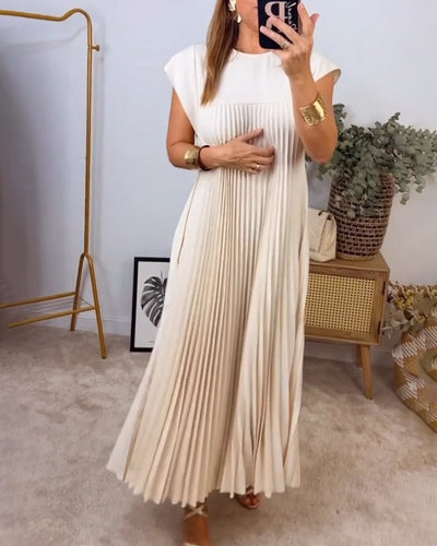 Sofia | Timeless and comfortable pleated dress