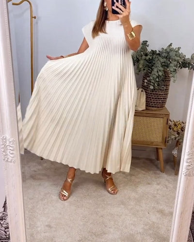 Sofia | Timeless and comfortable pleated dress