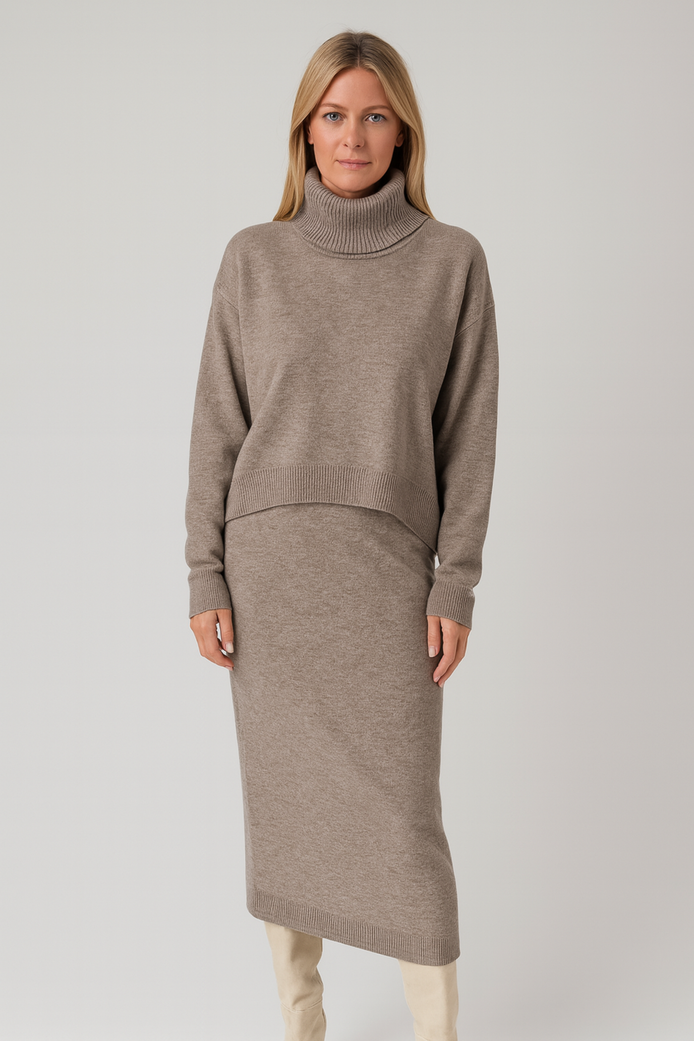 Sofia | Warm dress with turtleneck set
