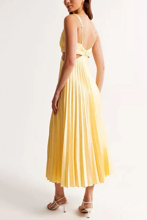 Sofia | Flowy pleated dress