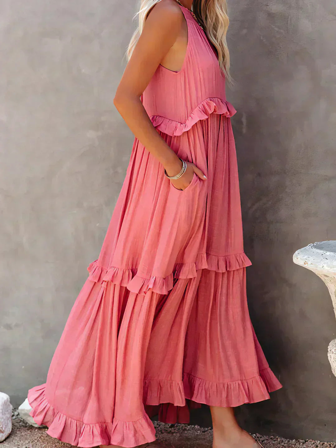 Sofia | Maxi dress with halter neck and ruffles