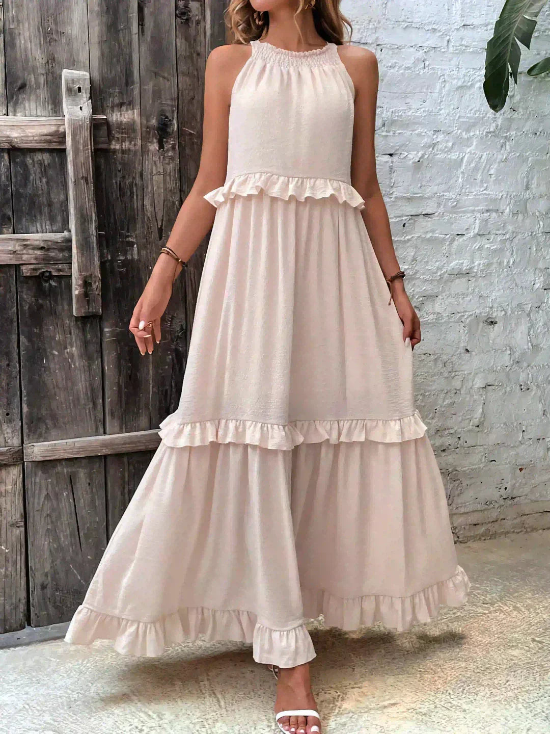 Sofia | Maxi dress with halter neck and ruffles