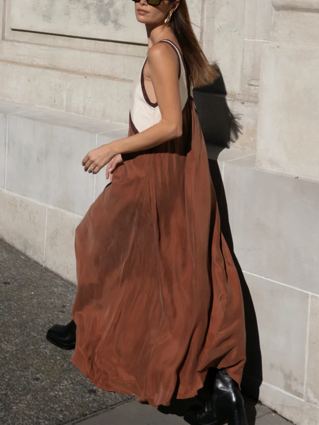 Sofia | Chic dress with pointed neckline