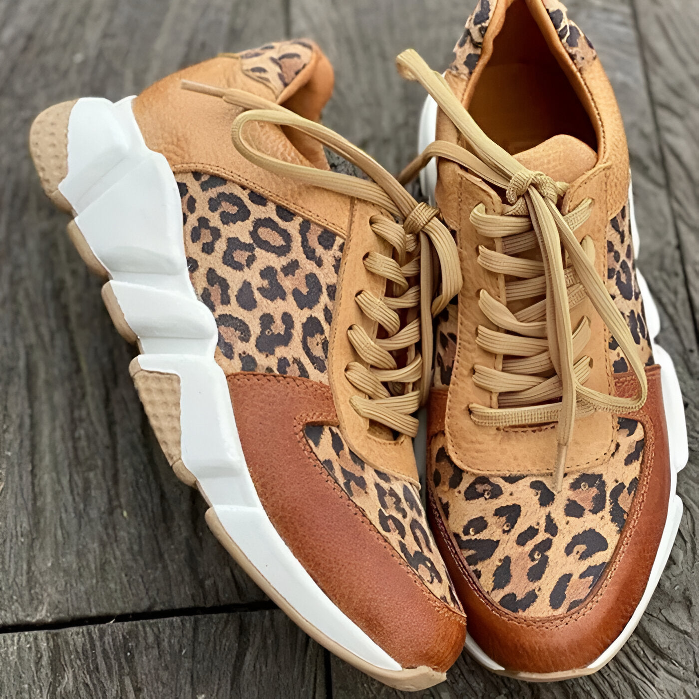 Sofia | Stylish sneakers in leopard print