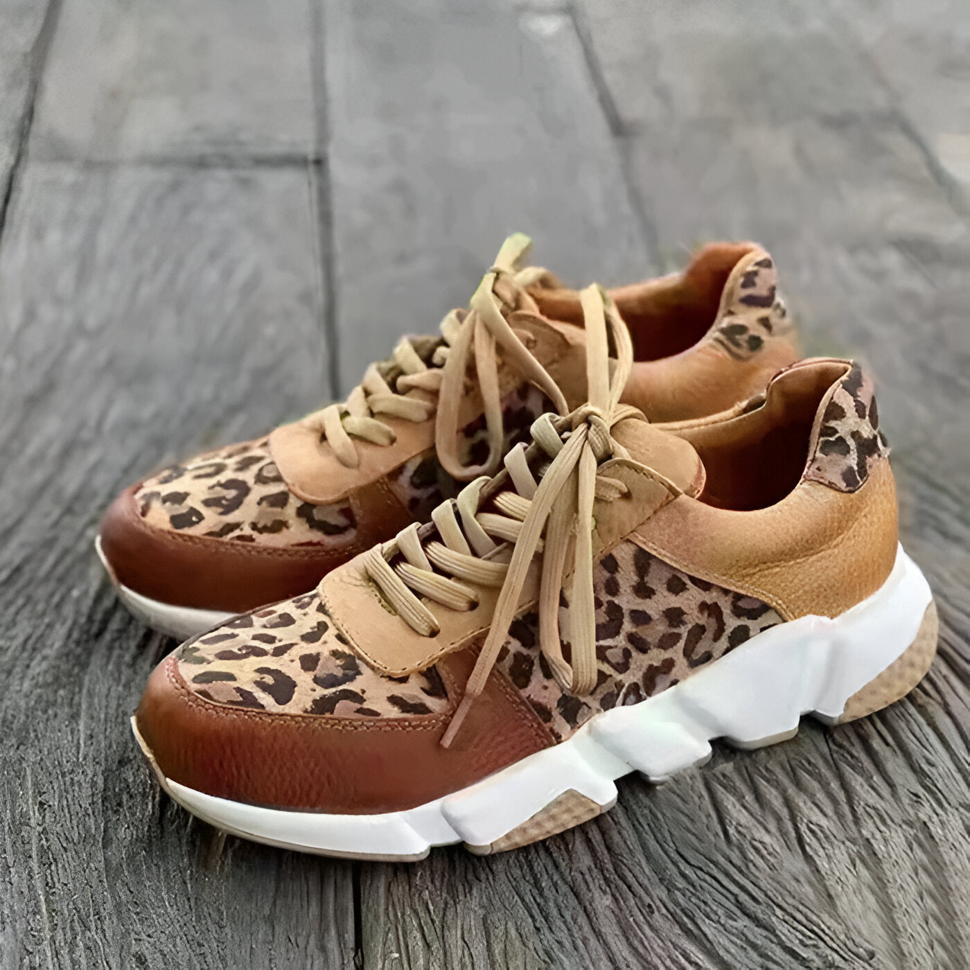 Sofia | Stylish sneakers in leopard print